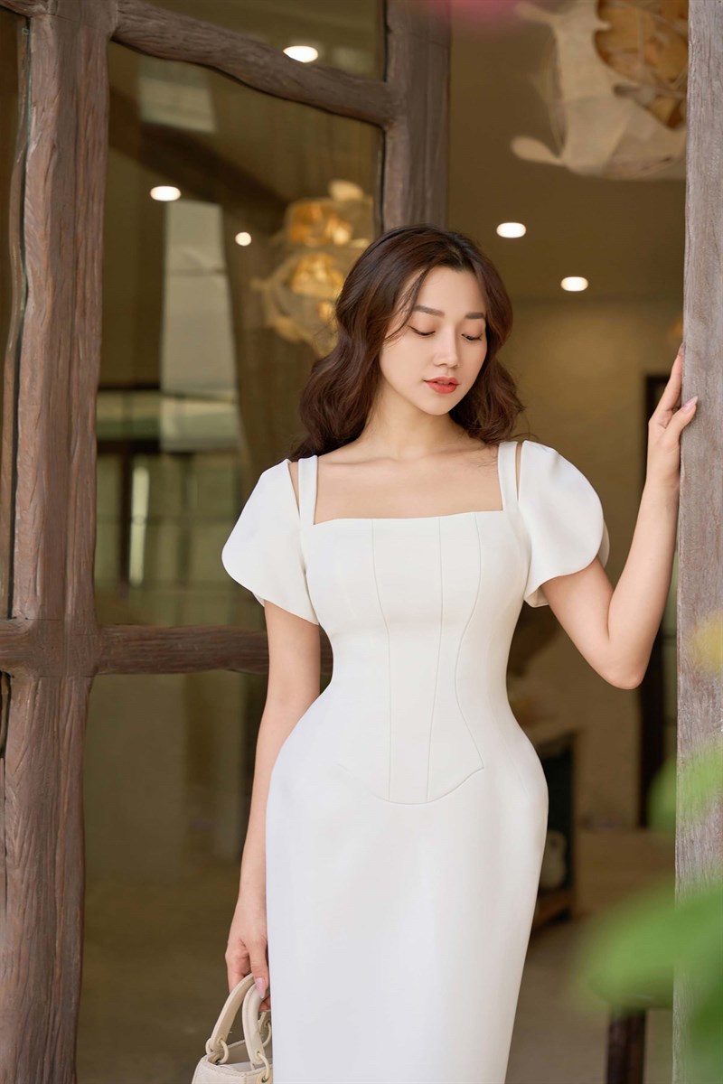 Fresh and transparent with the Marianne dress